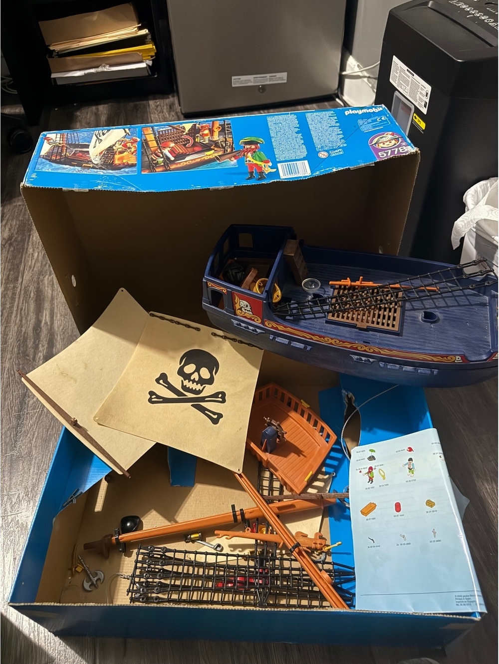Playmobil vintage skull 5778  pirate ship set